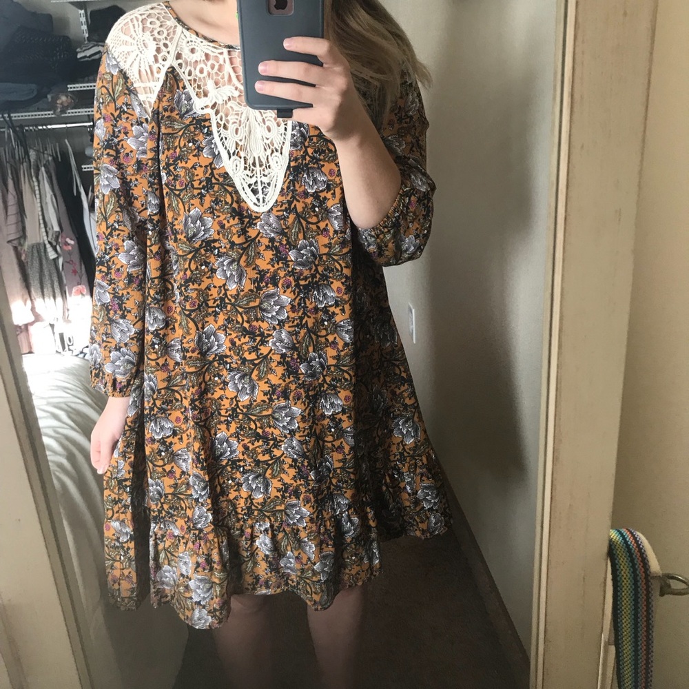 Boutique Dress - Picture 6 of 6